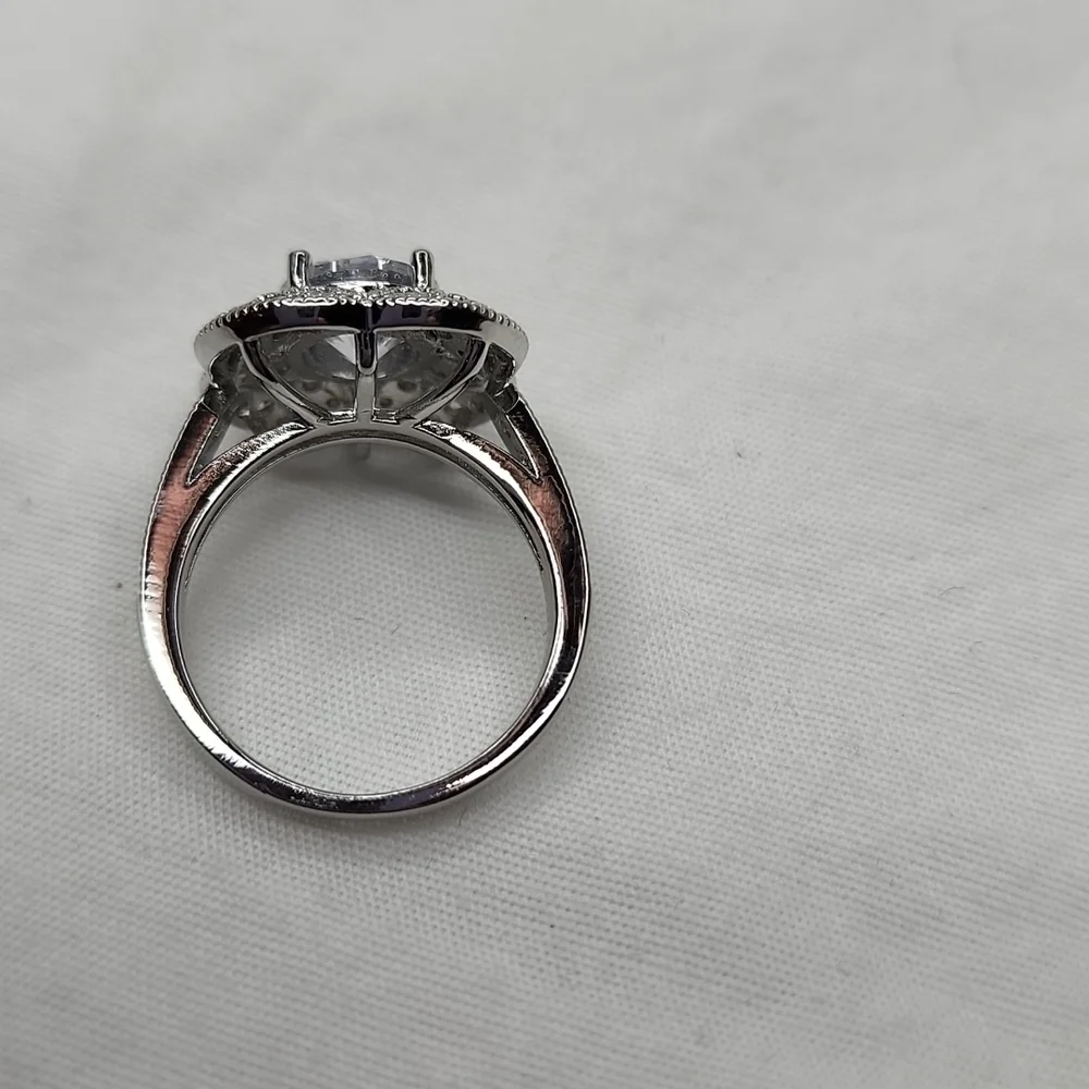 🎄NWT ART DECO DIAMOND RING🎄
